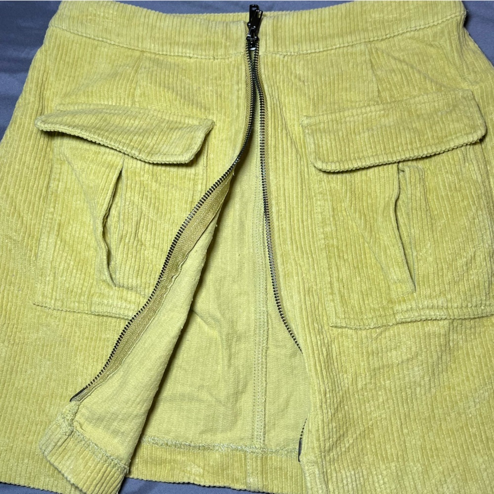 Moon River sz Small Lime Green Corduroy Mini Skirt w/ full front zipper & pocket - Picture 10 of 12
